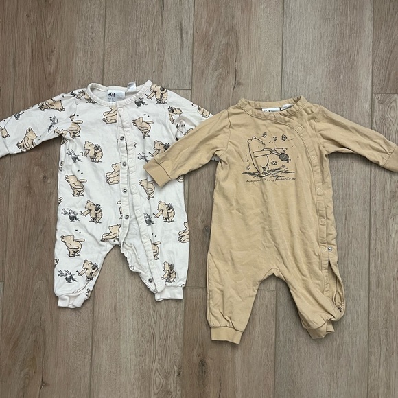 H&M Winnie the Pooh One Pieces Set - Beige and White 3M Gender Neutral - Picture 1 of 8